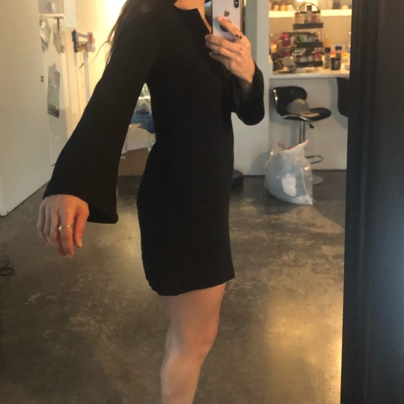 Black dress - Picture 2 of 3